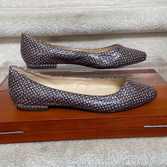 nine west snake print flats - Picture 2 of 12